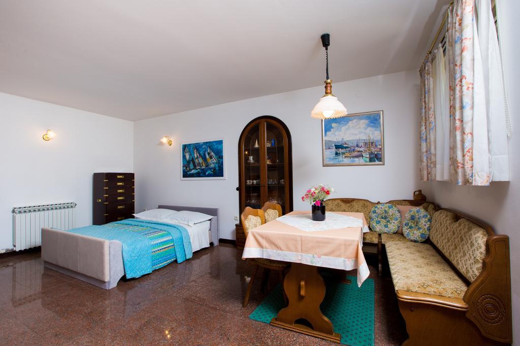 Apartment Dolores Opatija Ngoại thất bức ảnh